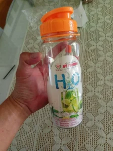 ảnh đánh giá bình nước 700ml Vĩ Hưng