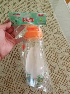 Sản phẩm bình nước 700ml Vĩ Hưng