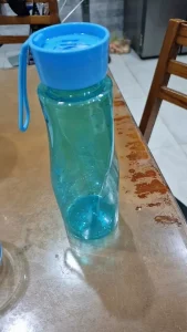 ảnh về sản phẩm bình nhựa đựng nước 700ml Vĩ Hưng