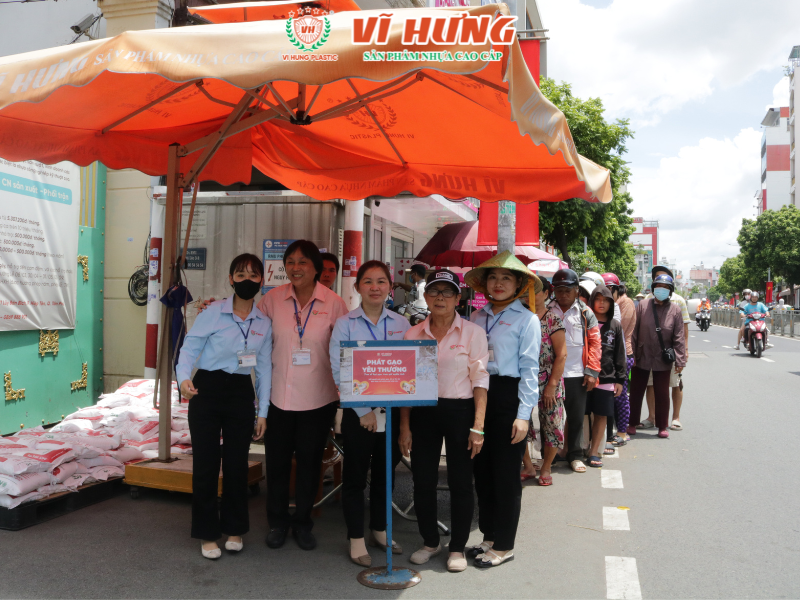 Nhựa Vĩ Hưng từ thiện 