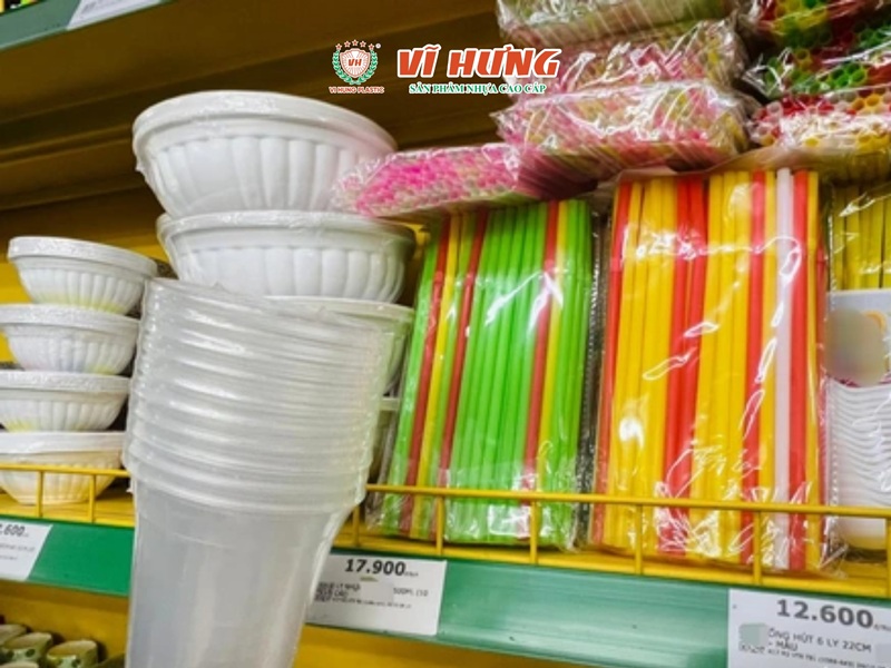 Đồ nhựa dùng một lần tràn lan tại Việt Nam