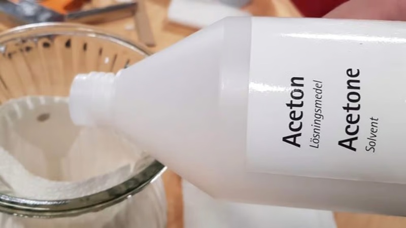 Cách tẩy trắng đồ nhựa bị ố vàng bằng acetone