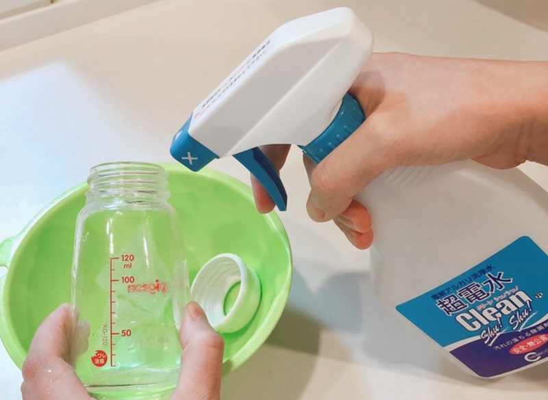 Cách tẩy trắng đồ nhựa bị ố vàng bằng nước ion kiềm